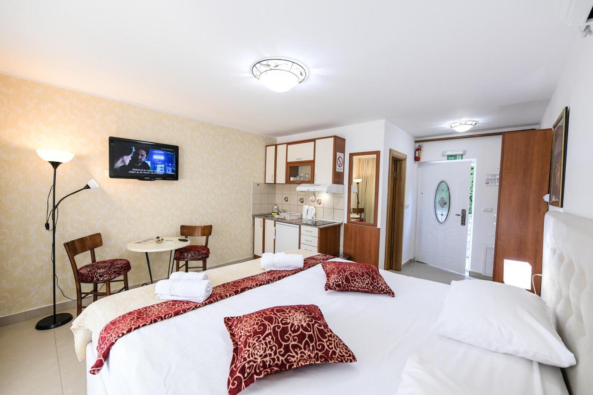 Suncani Breg Apartments Vrdnik Rom bilde