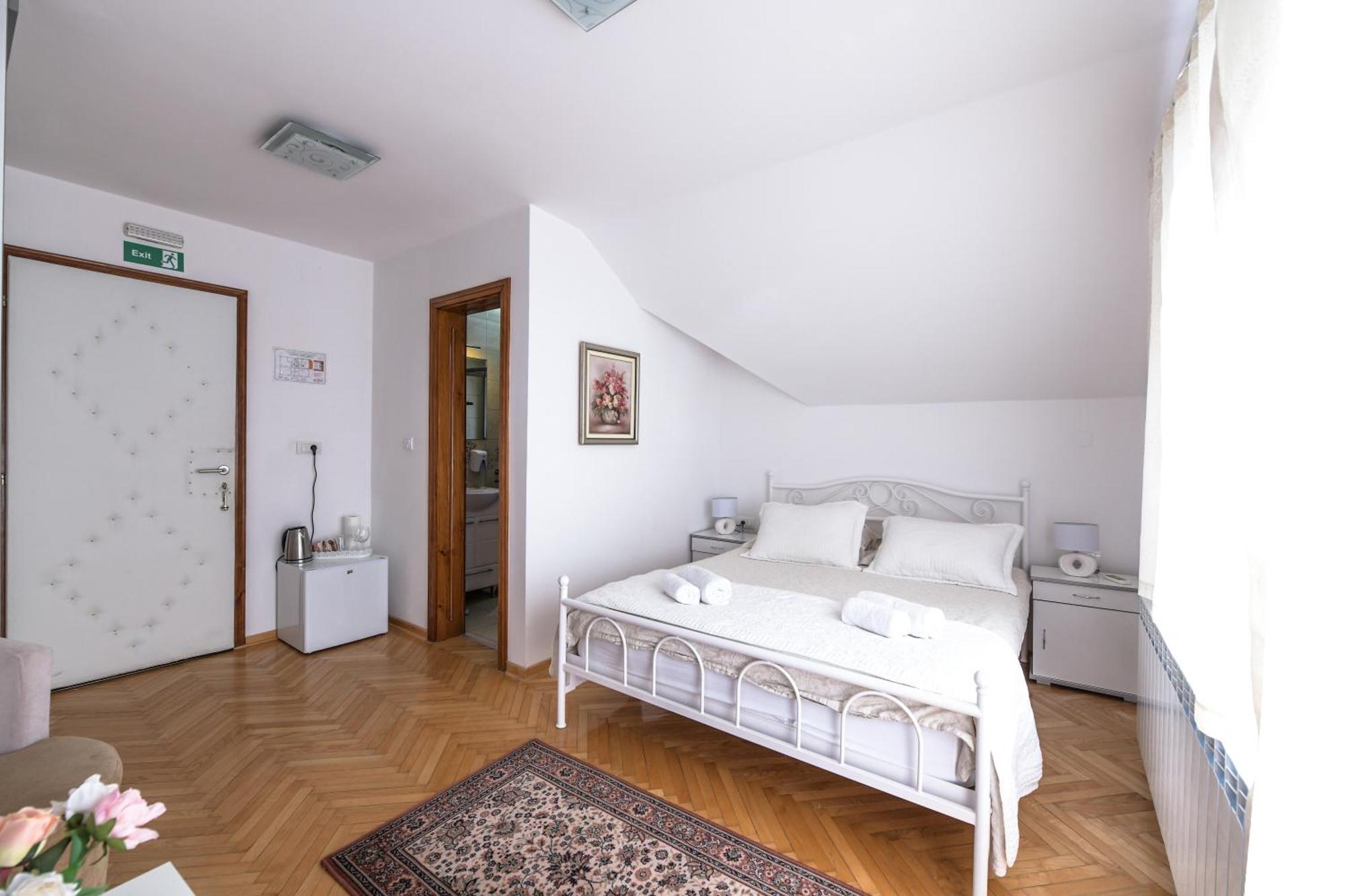 Suncani Breg Apartments Vrdnik Rom bilde